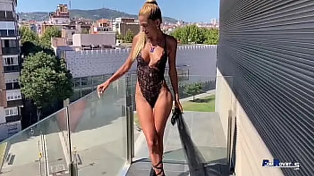 Public Blowjob Featuring Victor Bloom & Gabriela Flores