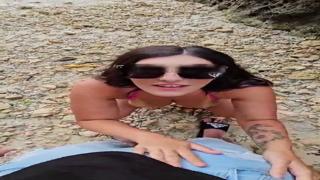 This 'teacher' gave a blowjob on a public beach, sucking a stranger's erect cock🌭