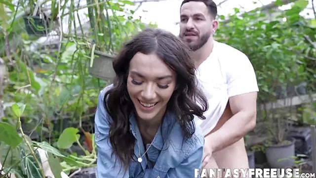 I am so lucky to have my cock serviced and sucked by Sawyer Cassidy and petite Luna Luxe