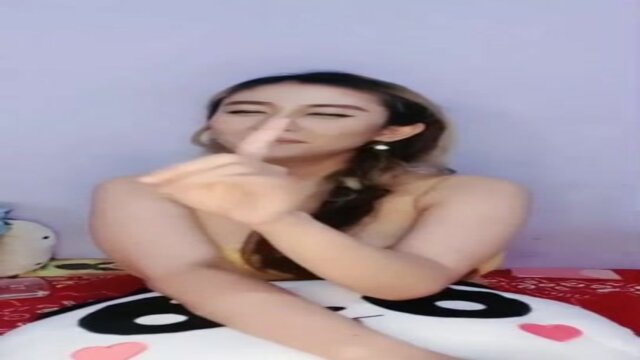 Mysterious goddess Aula Tobrut Cantik exposes her secret desires