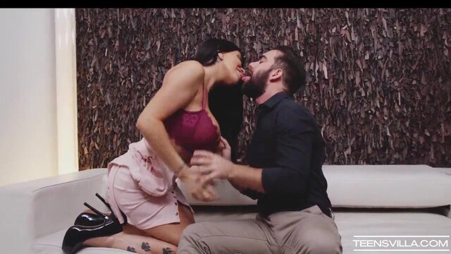 Hot COUGAR Romi Rain gets a drenched and wild creampie in the rain