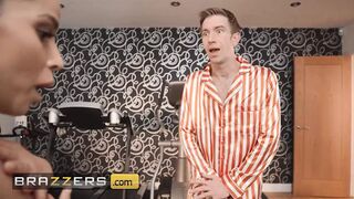 Niykee Cruz Works Out Then Sneakily Has Sex With Danny Behind Closed Doors - Brazzers