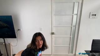 Raw fuck fest begins as anonymous lothario sheds inhibitions
