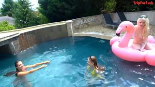 Quadruple Dicking Down Four Hot Chicks at Pool Orgy